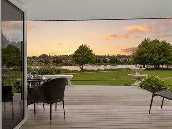 Stunning Lake View, Amazing Location