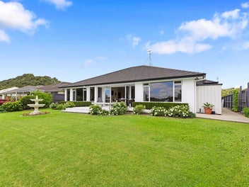 Incredible Lake View, Solid Block Stunner