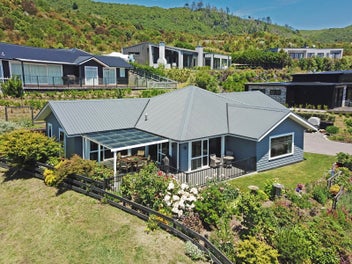 Inviting Views to Savour