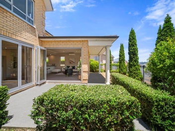 Brick & Tile Beauty in Rangitoto Zone!