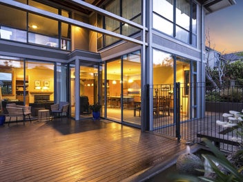 Generous Mason and Wales design in prime location