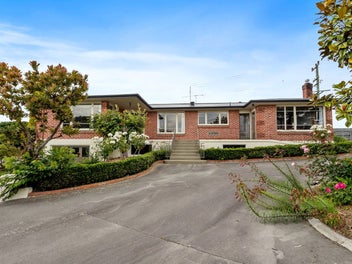 Lifestyle on the edge of town!