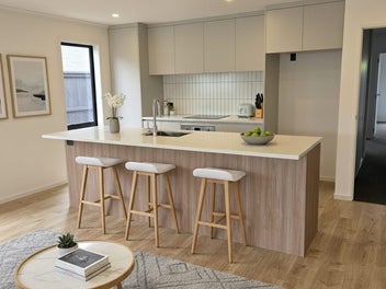 Modern and Bright, 4 Bed Delight - Hunua Views