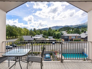 The Top Floor Advantage in Clear Ridge