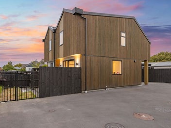 Hurry to Hinemoa! Handy, Hard to Beat