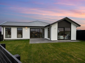 Hot Property - Move In Before Christmas!