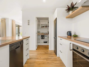 Vendors Heading North Bring All Offers