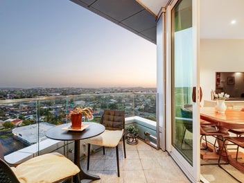 SKY HIGH LIVING IN OREWA