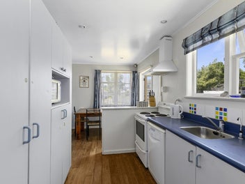 POTENTIAL HERE! AUCTION 19TH FEB 1PM