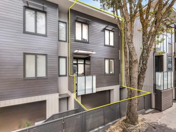 Modern Townhouse in Top Central Location