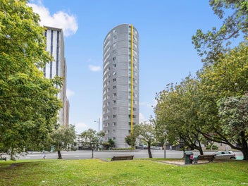 Motivated Overseas Vendor—Must Sell!