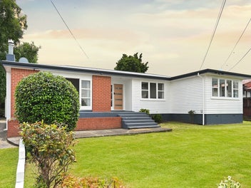 Renovated | Family Home – Near Hospital