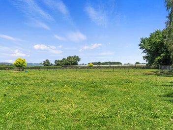 EQUESTRIAN OR HORTICULTURE, THE CHOICE IS YOURS