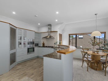 Waterview charm in the Avenues