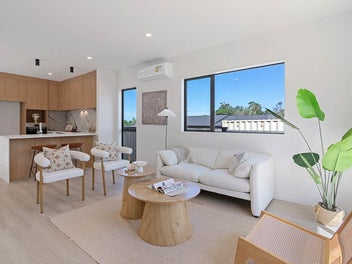 Brand-New & Bargain-Cute — with 10-Year MB!