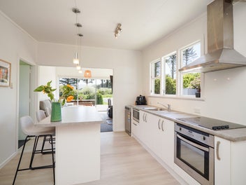 Charming Coastal Retreat