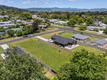 Flat, Sun-Filled Section with No Covenants