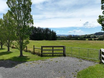 Exceptional 4ha lifestyle block - expansive views