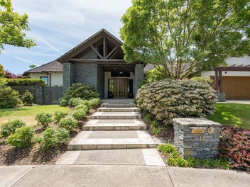 Prestige, Private and Perfectly Positioned!