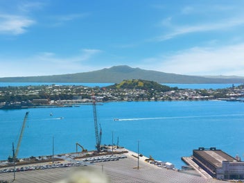 3404/10 Commerce Street