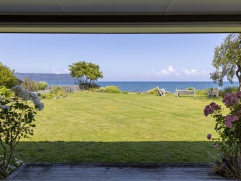 Your Own Slice of Lakefront Paradise
