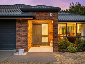 Seize the day - and this home!