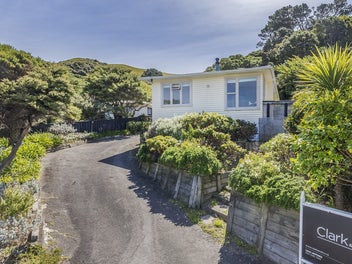 A Warm Welcome Awaits On Raroa Place