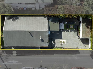 Prime Location / 4 Bedrooms / Endless Opportunity