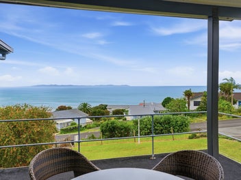 Panoramic Beach Views – A Relaxed Coastal Gem