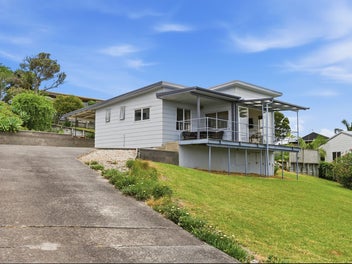 Panoramic Beach Views – A Relaxed Coastal Gem