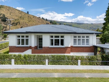 Vintage Vibes, Modern Dreams