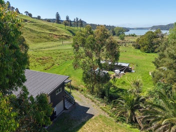 Country Charm, Coastal Calm