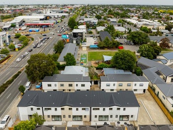 Brand New - Freehold - Make us Offer !