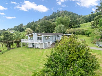 Ignore the CV - Your Rural Lifestyle Awaits!