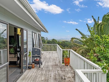 Ignore the CV - Your Rural Lifestyle Awaits!