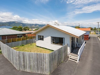Tahunanui First-Home Starter or Lock-up &...