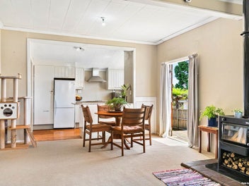 Sunny, Spacious & Superbly Located – The Perfe...