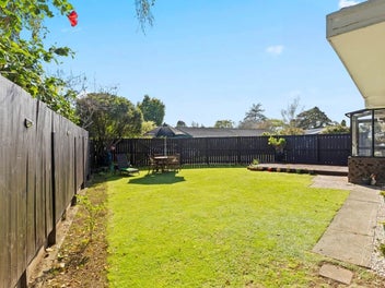 Bright Living, Big Backyard & Total Privacy