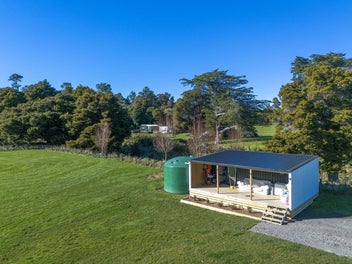 Country Escape To The Beach No Covenants!