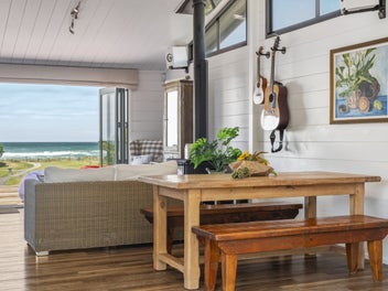 Classic Kiwi Living on the Waterfront