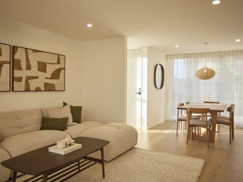 3-beds, minutes from beach! ** SHOW HOME OPEN