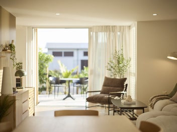 3-beds, minutes from beach! ** SHOW HOME OPEN