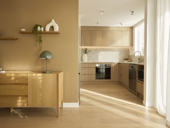 3-beds, minutes from beach! ** SHOW HOME OPEN