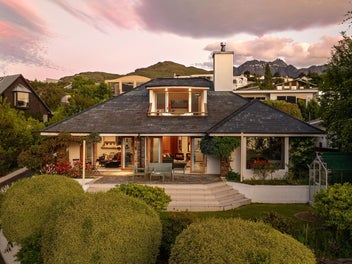 Your Private Lakefront Oasis