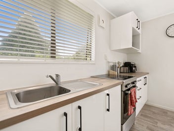 A Private Retreat on Peter Lippa Drive