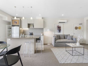 Prime Parnell living