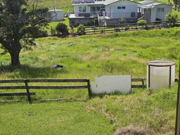 Affordable Coastal Living in Charming Pahi