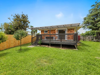 Single level, Solid, Space, and Sunshine