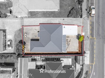 ENJOY SUNNY AND WARM, SPACIOUS FAMILY LIVING