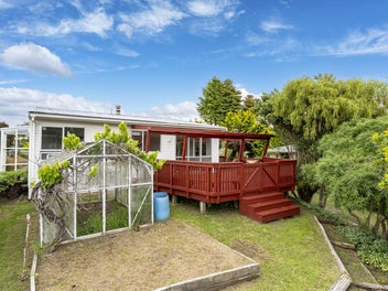 Relax, entertain and enjoy the view